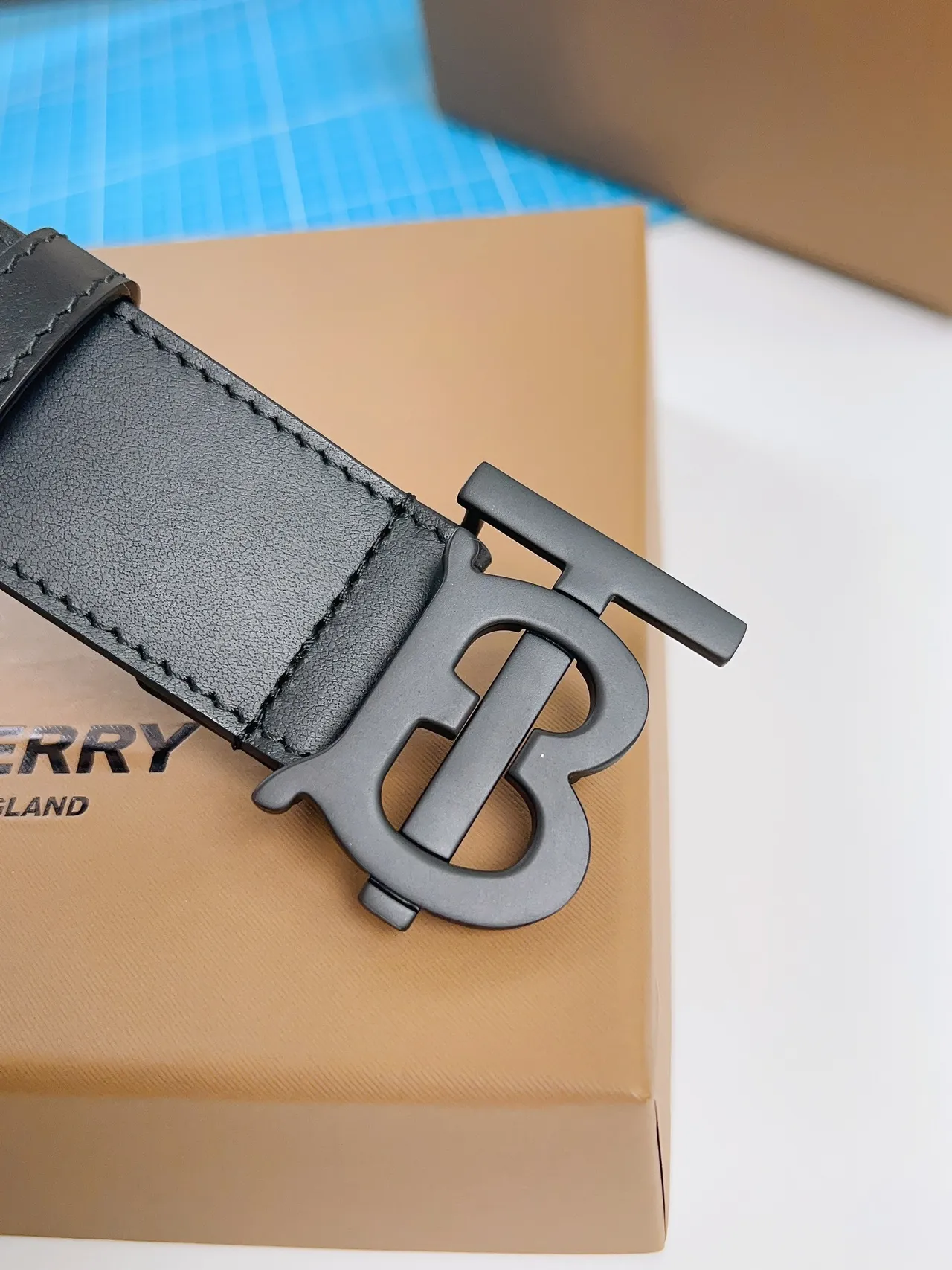 Burberry TB Monogram কালো চামড়ার বেল্ট 5