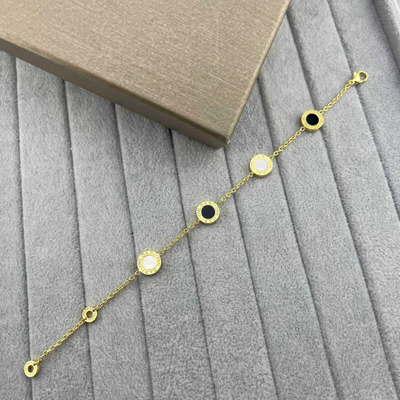 Bvlgari B.zero1 Circular Medallion Chain Bracelet 4