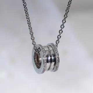 Bvlgari B.zero1 बहु-बैंड Pavé डायमंड पेंडेंट नेकलेस