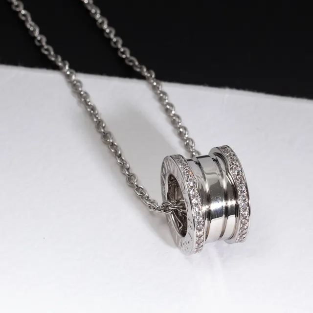 Bvlgari B.zero1 Collier à pendentif de diamants Pavé multi-bandes 5