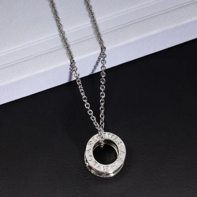 Bvlgari B.zero1 Collier à pendentif de diamants Pavé multi-bandes 6