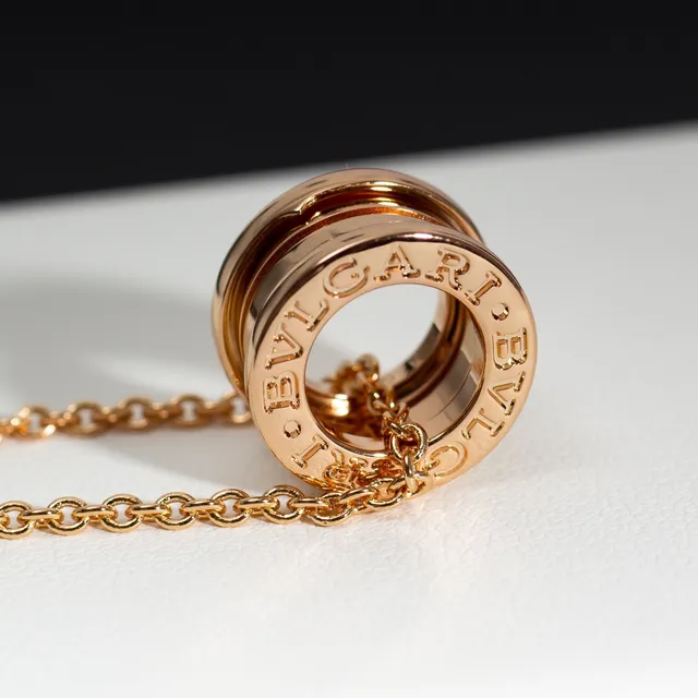 Bvlgari B.zero1 Tubogas bague empilée colier doré 4