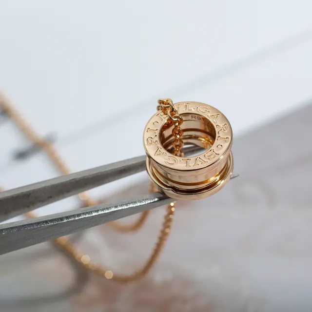 Bvlgari B.zero1 Tubogas bague empilée colier doré 6