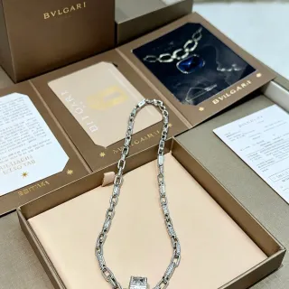 Bvlgari Bulgari Barrel Clasp Pavé Link Necklace