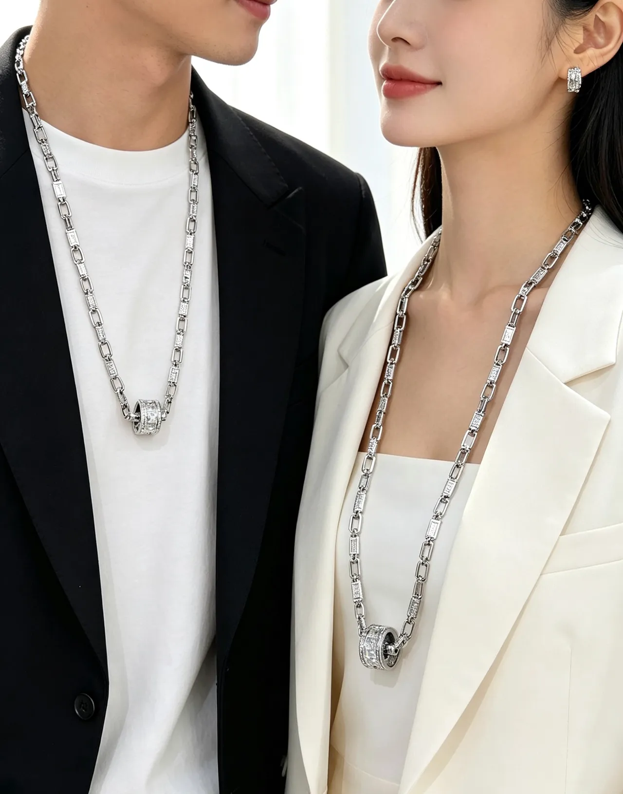 Bvlgari Bulgari Barrel Clasp Pavé Link Necklace 3