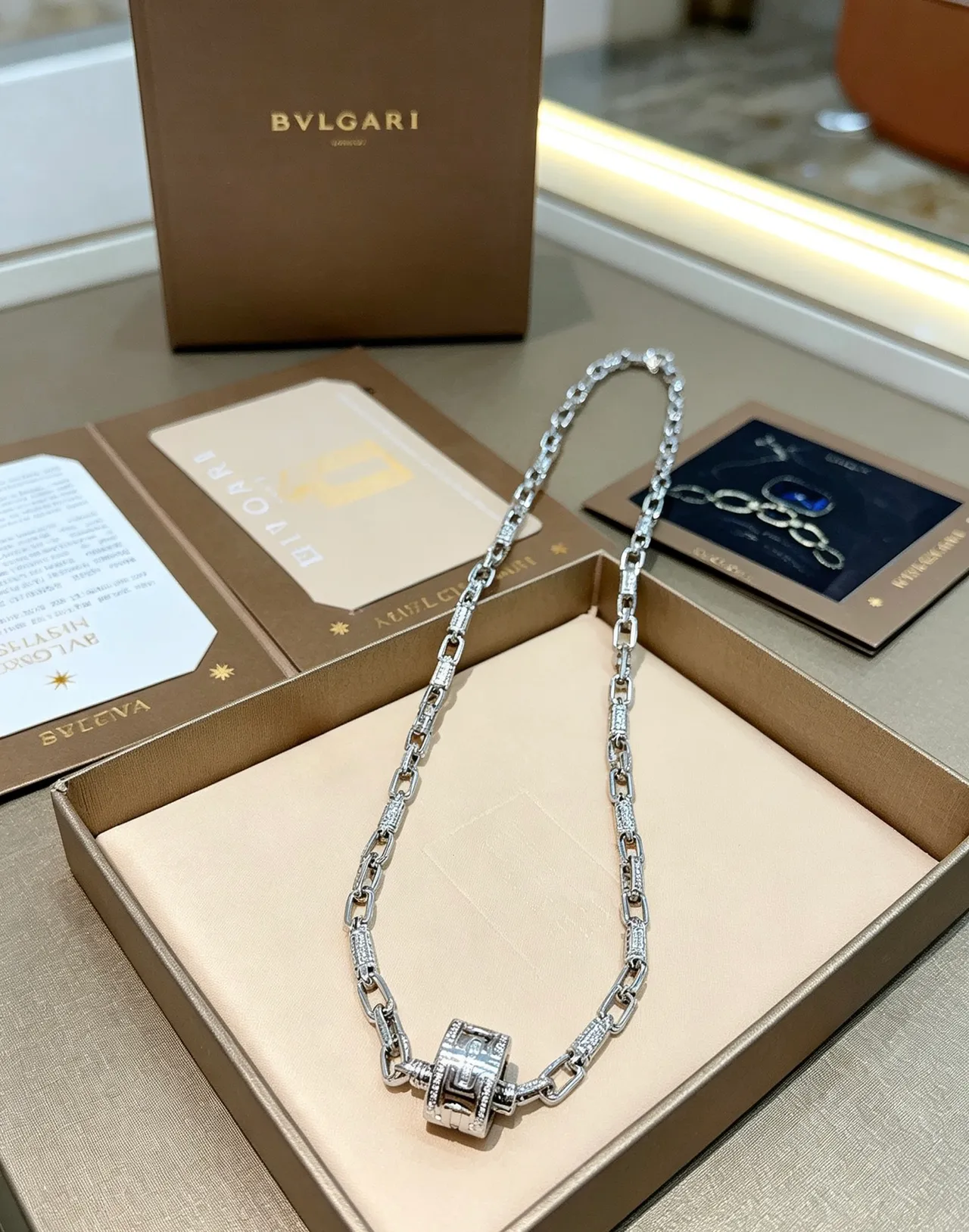 Bvlgari Bulgari Barrel Clasp Pavé Link Necklace 4
