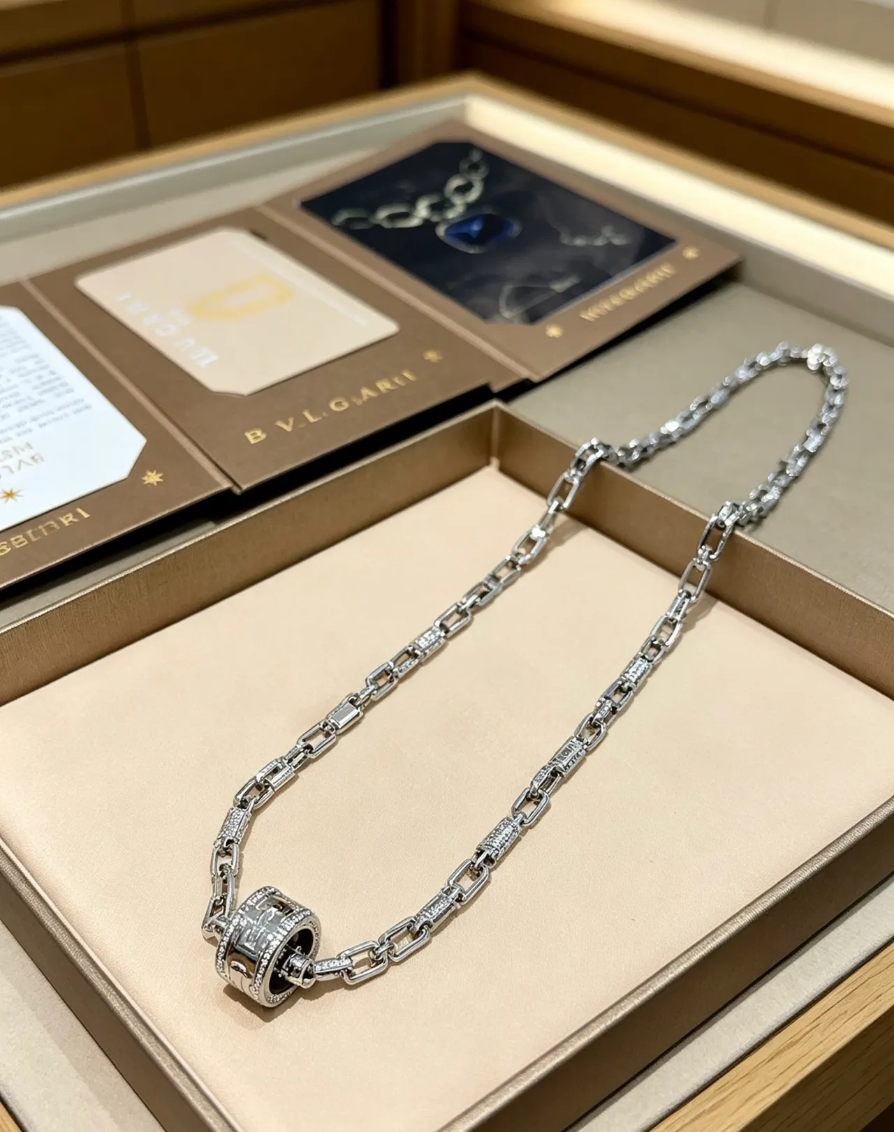 Bvlgari Bulgari Barrel Clasp Pavé Link Necklace 6