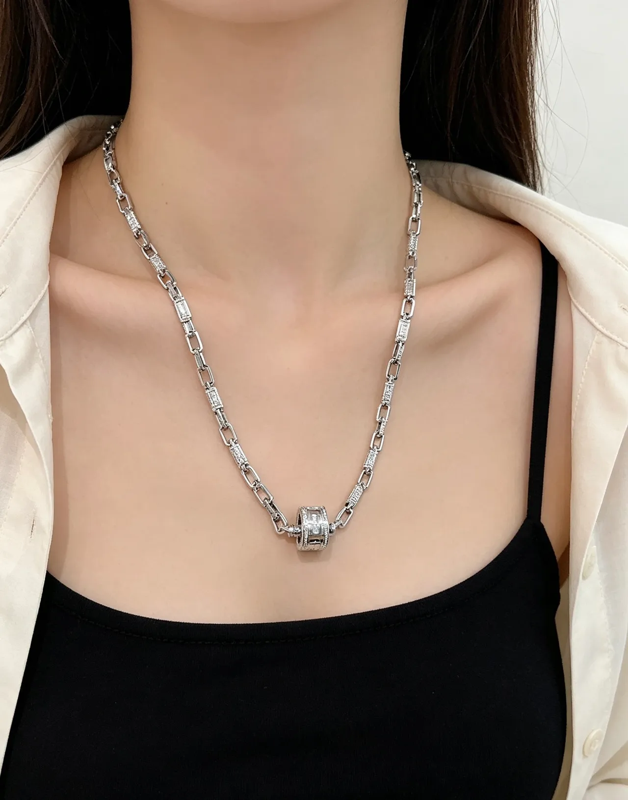 Bvlgari Bulgari Barrel Clasp Pavé Link Necklace 8