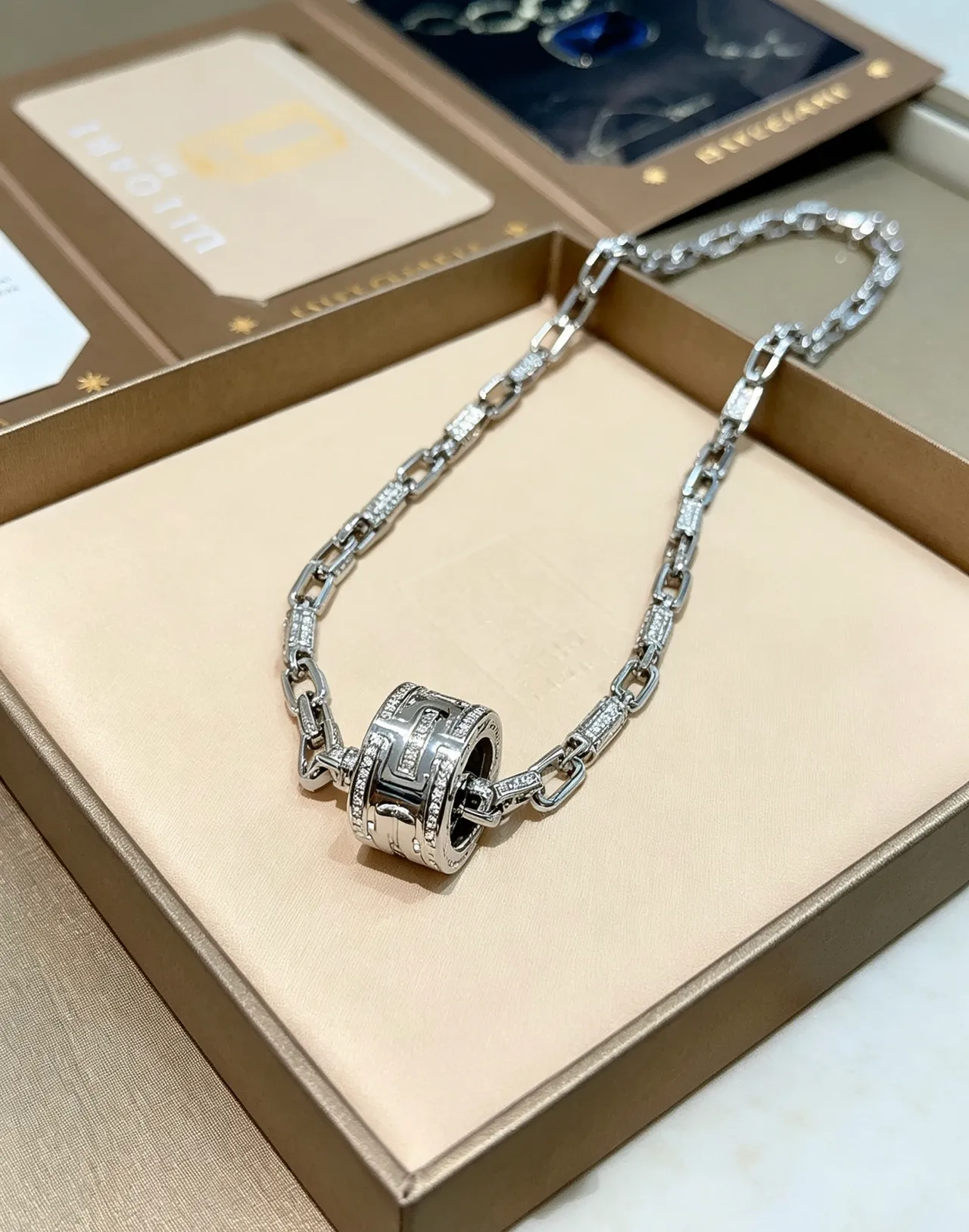 Bvlgari Bulgari Barrel Clasp Pavé Link Necklace 9