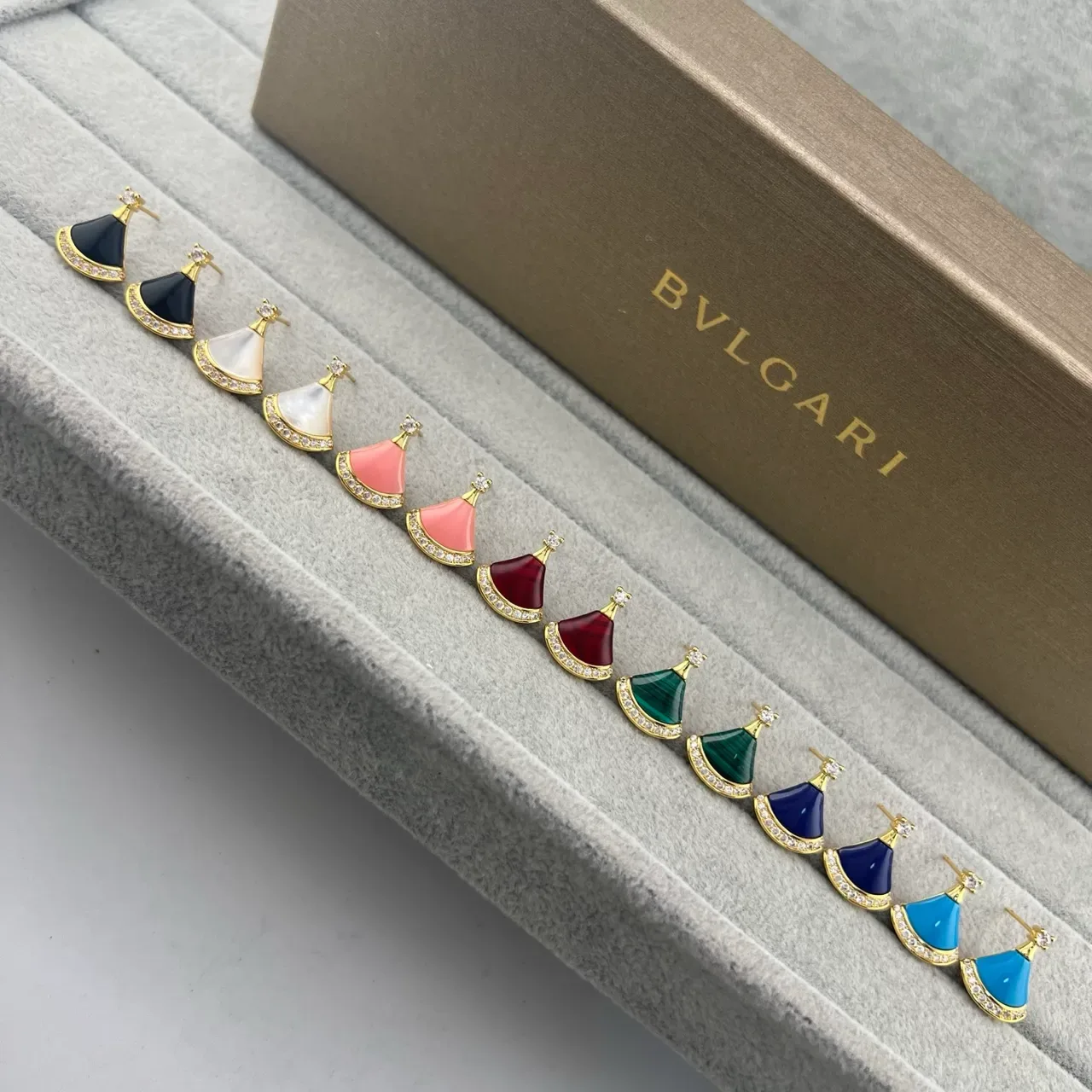 Bvlgari Divas’ Dream boucles d'oreilles en forme d'éventail en émail et pavé 7