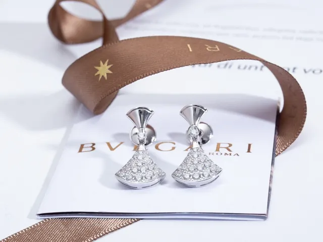 Bvlgari Divas' Dream Fan-Shaped Pavé Diamond Earrings 4