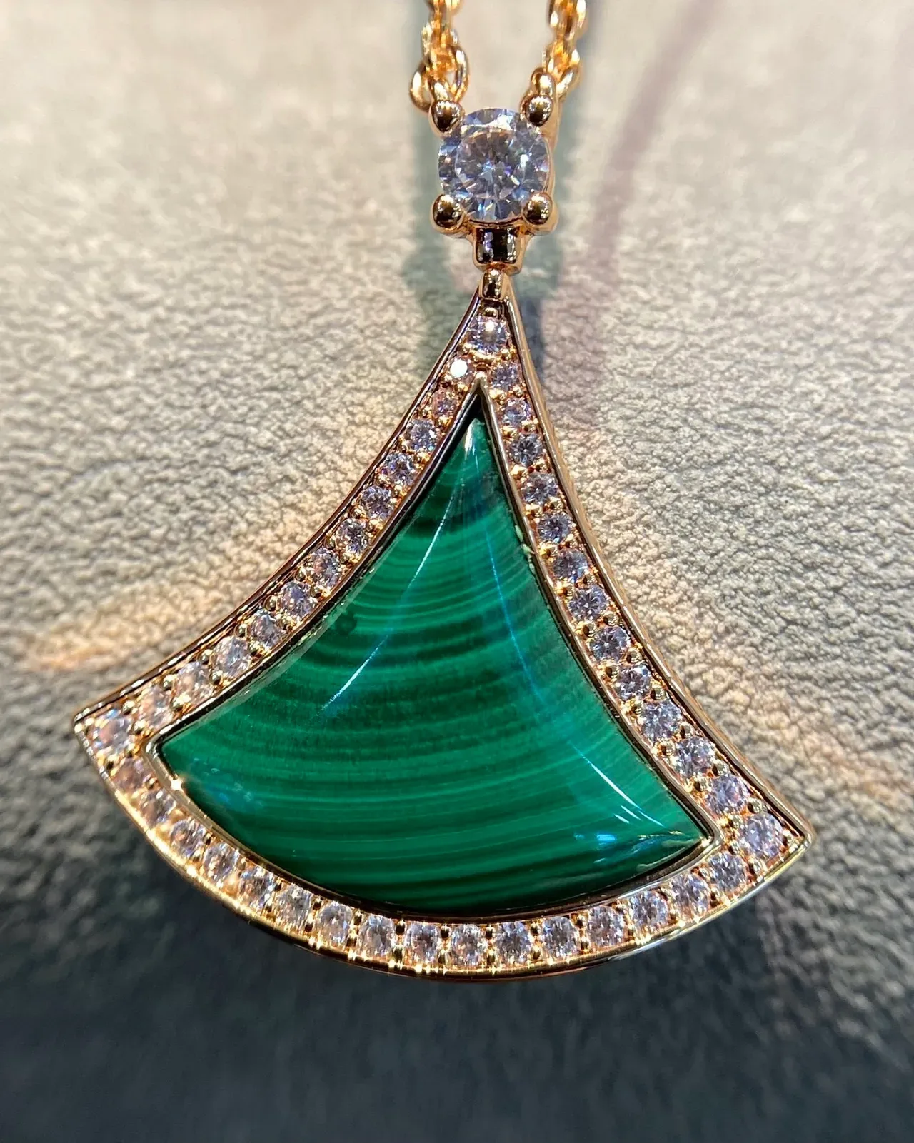 Bvlgari Divas' Dream Colar colgante de leque em malaquita e diamantes 4