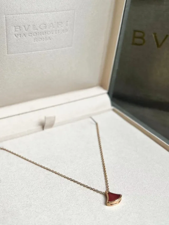 Bvlgari Divas' Dream Collier pendentif en éventail émaillé rouge 6