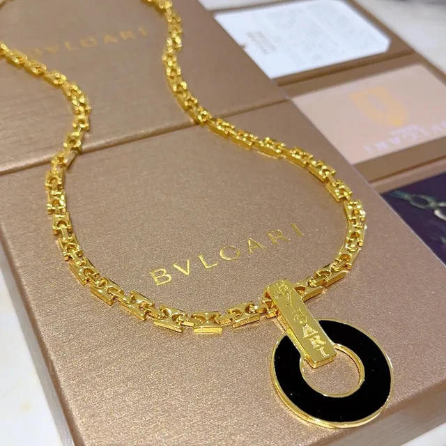 Bvlgari Chaîne à maillons dorée disque émaillé pendentif collier 3
