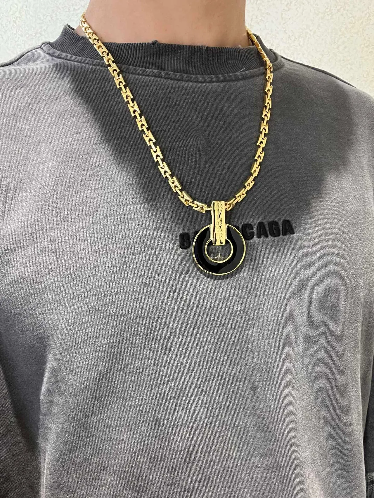 Bvlgari Chaîne à maillons dorée disque émaillé pendentif collier 8