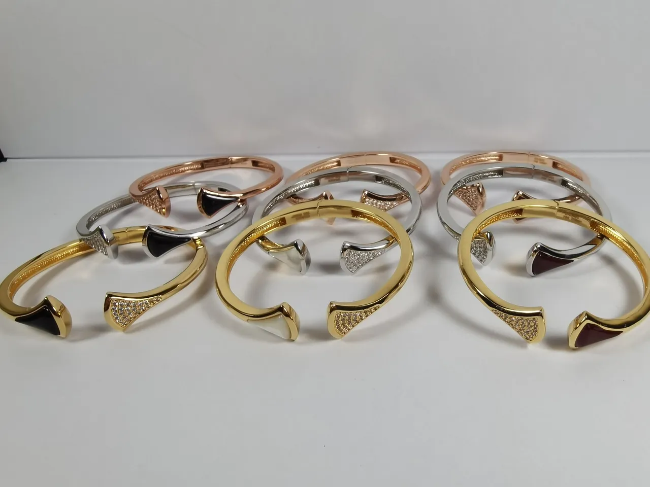 Bvlgari ذهب أسود سوار مفتوح نهايات السهم 3