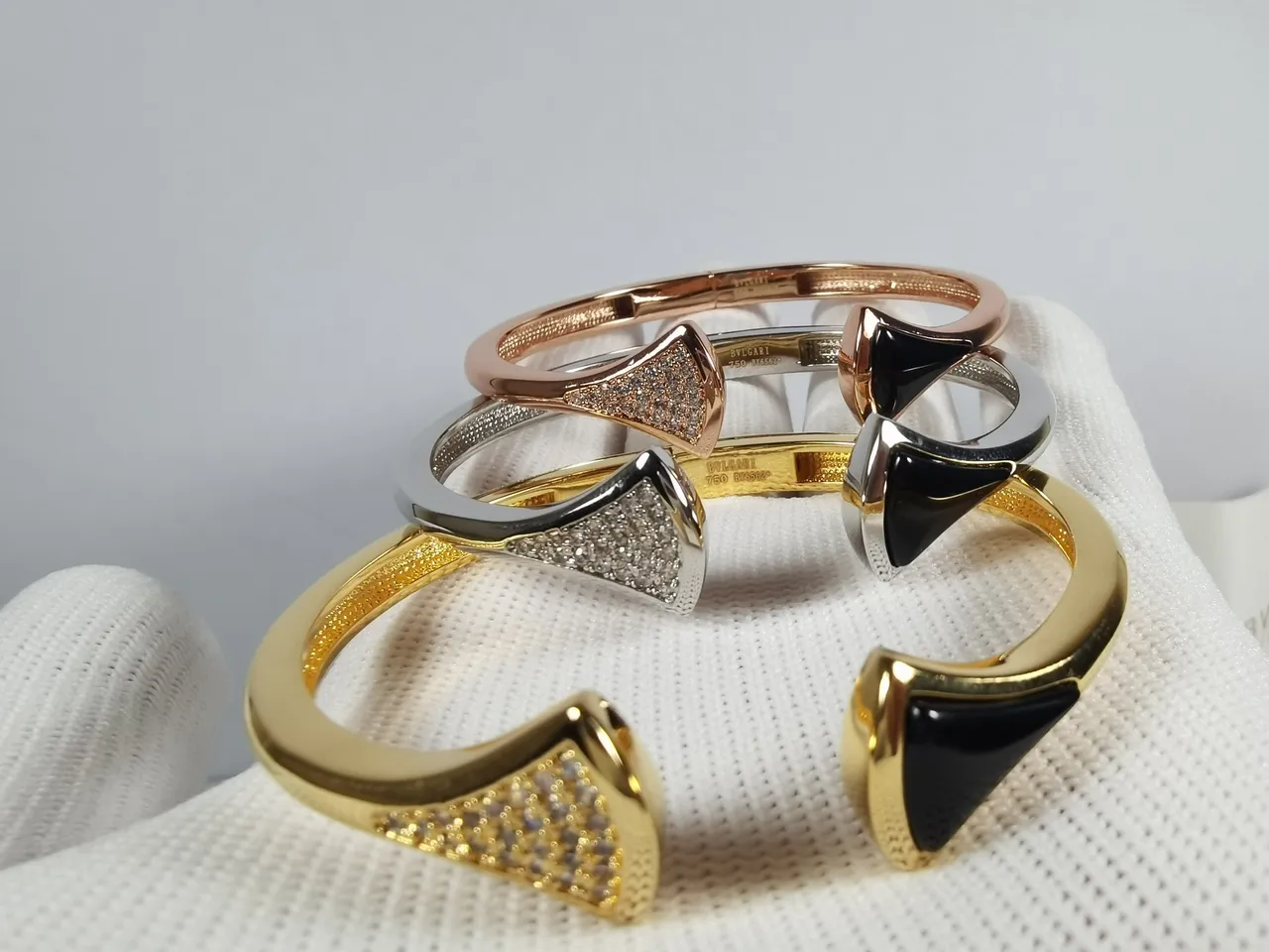 Bvlgari ذهب أسود سوار مفتوح نهايات السهم 4