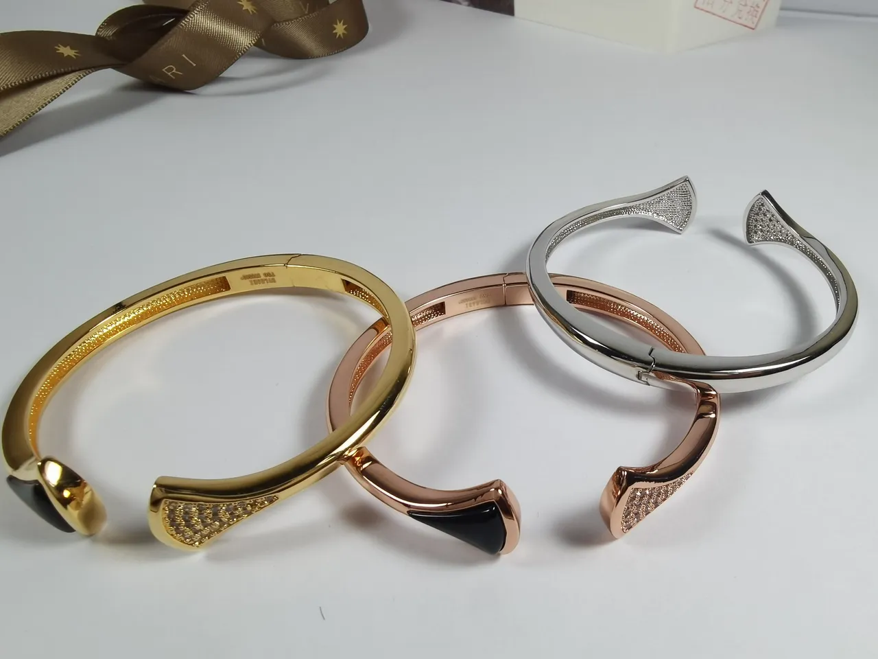 Bvlgari ذهب أسود سوار مفتوح نهايات السهم 5