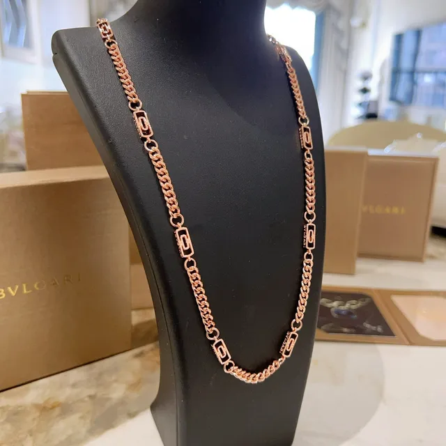 Bvlgari Or Rose Noire Chaîne Curb Détail de Maillon Monogramme Collier 3