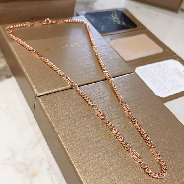 Bvlgari Or Rose Noire Chaîne Curb Détail de Maillon Monogramme Collier 5