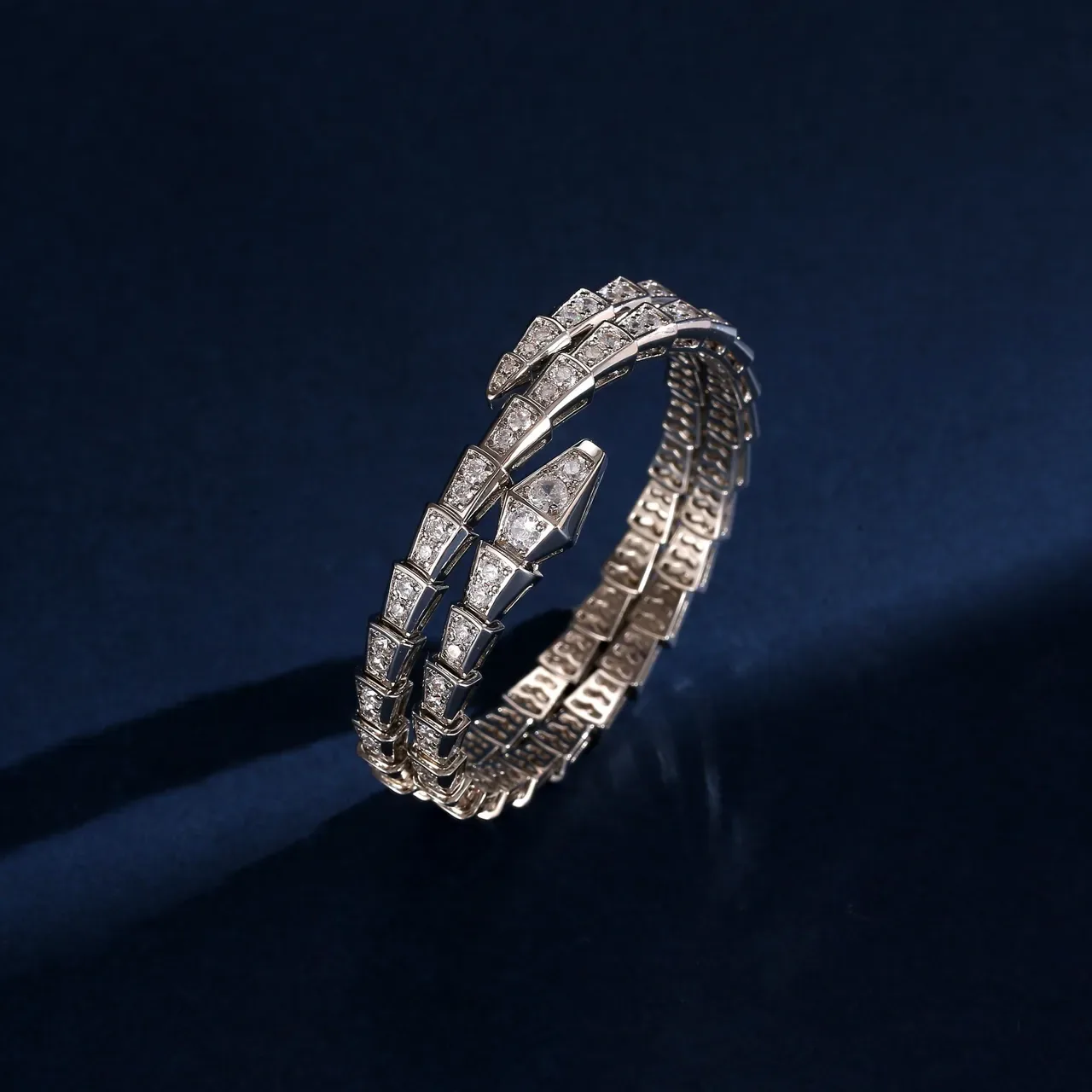 Bvlgari Bracelet en Or et Argent Enroulé Serpentin Articulé Motif d'Écailles 3