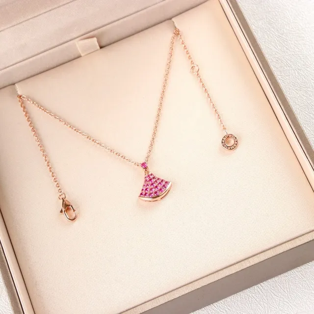 Bvlgari Collier avec Pendentif Éventail en Or Rose Pavé avec Gemme de Couleur Rose 7