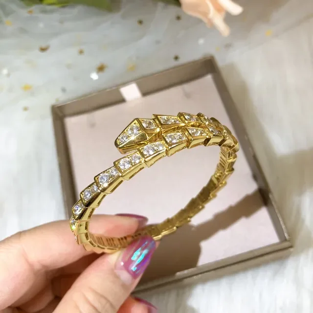 Bvlgari Serpenti Bracelete Enrolado Pavê Ouro 3