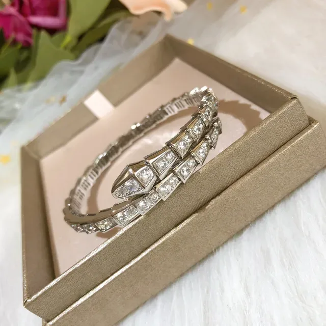 Bvlgari Serpenti Bracelete Enrolado Pavê Ouro 8