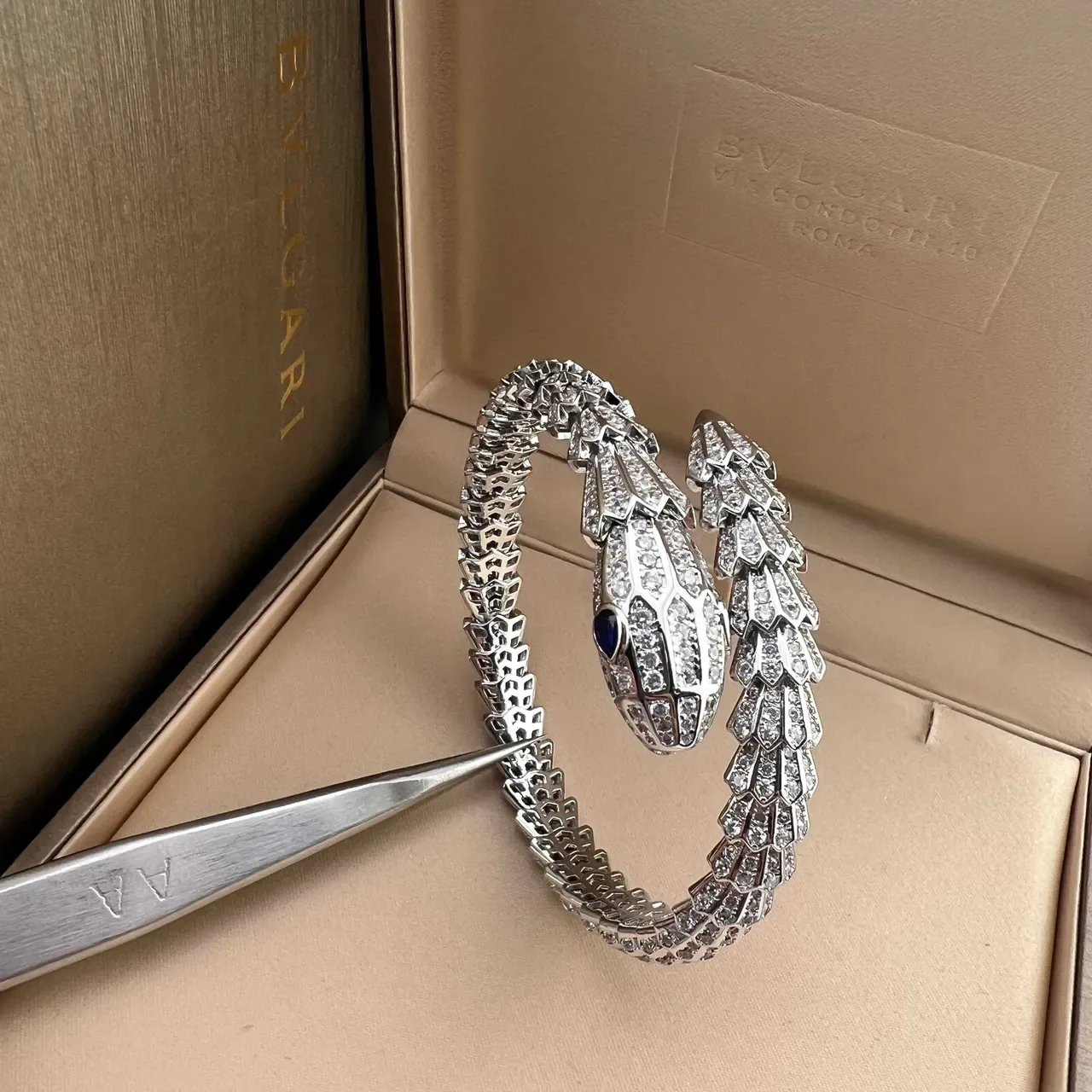 Bvlgari Serpenti Bracelet Or Argent Serpent Enroulé Diamants Pavé 3