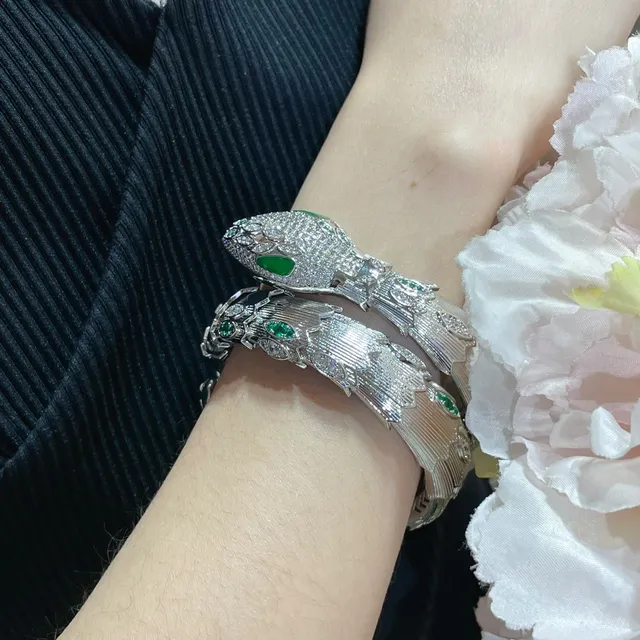 Bvlgari Bracelet Serpent Enroulé Diamants Pavé Argent Vert 9
