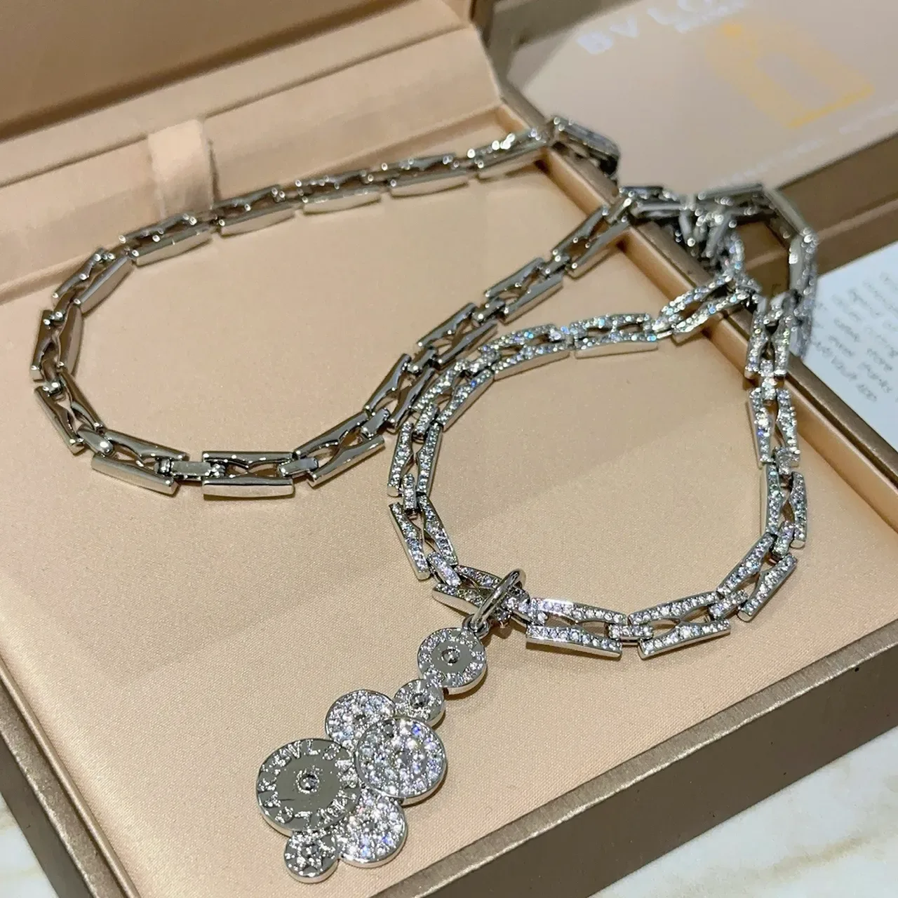 Bvlgari Argent Chaîne Transparente Diamants Pavé Pendentif Multi-Disc Collier 6