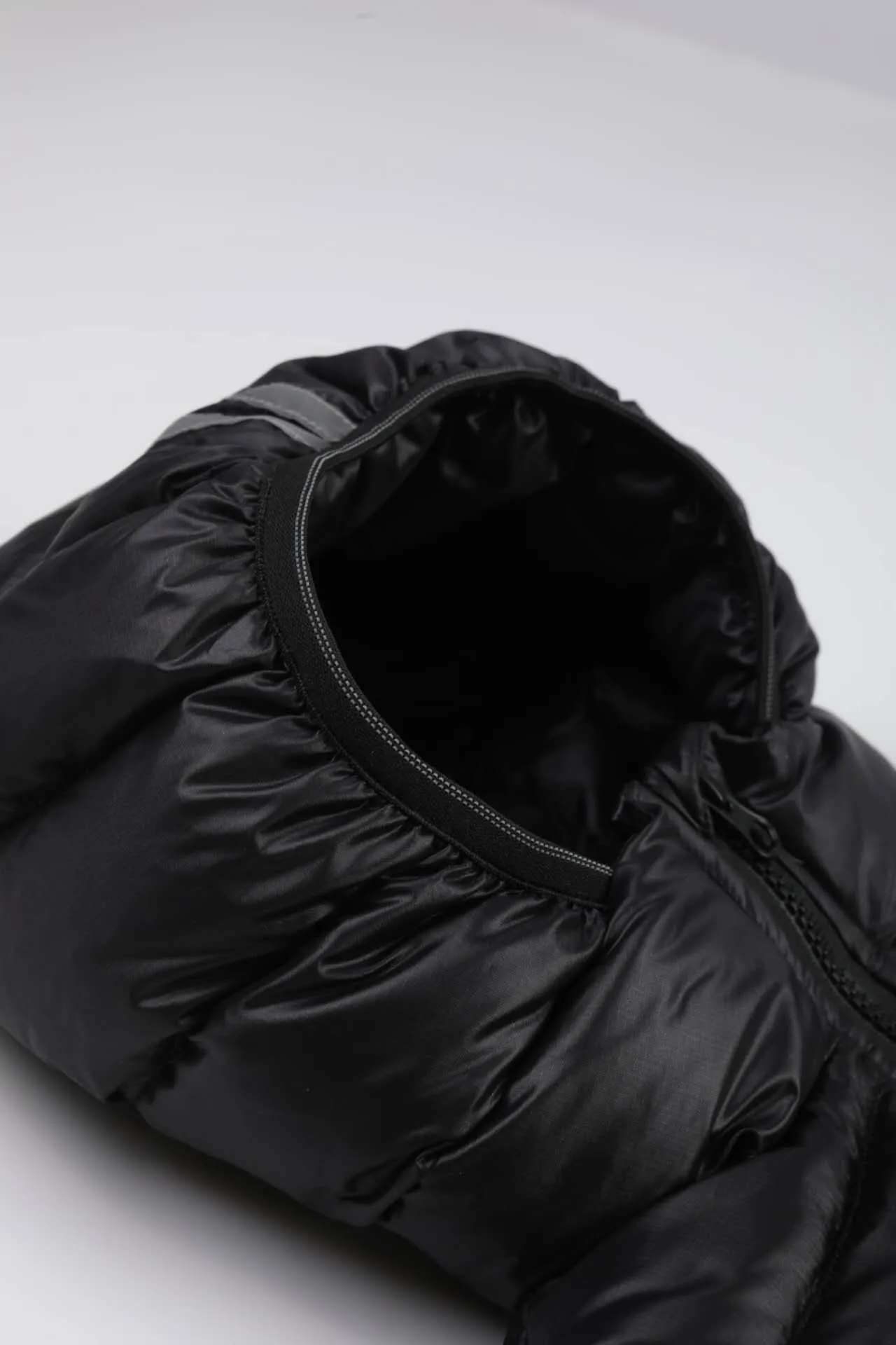 Canada Goose Maya Jaqueta acolchoada com capuz de plumas preta 7
