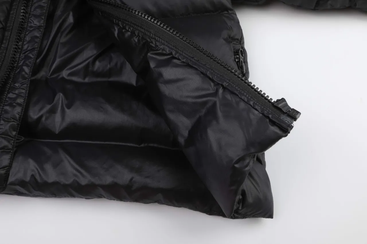 Canada Goose Maya Jaqueta acolchoada com capuz de plumas preta 8