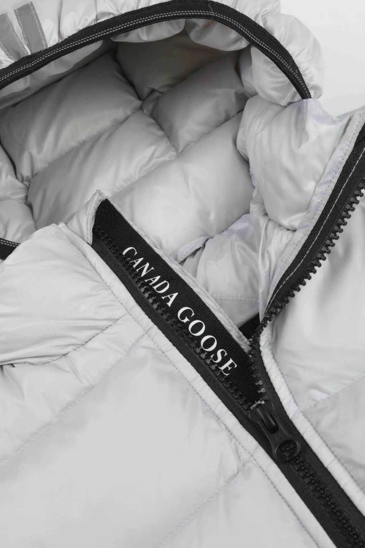 Canada Goose Maya Jaqueta acolchoada com capuz de plumas preta 15