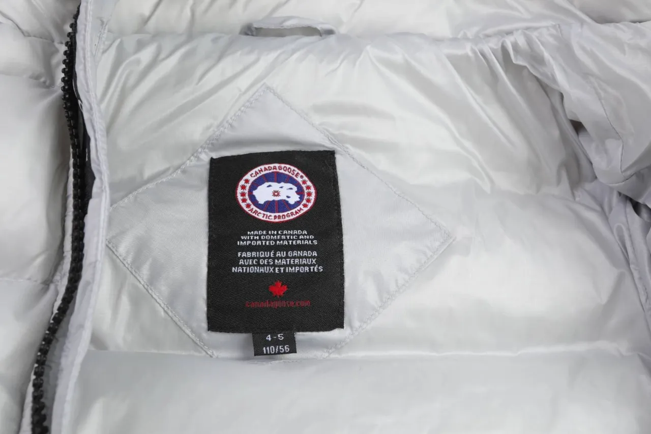 Canada Goose Maya Jaqueta acolchoada com capuz de plumas preta 19