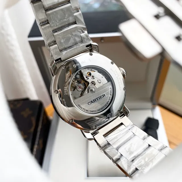Cartier Ballon Bleu Argent Blanc Rond Acier Inoxidable Boîtier Aiguilles Bleues en Forme d'Épée Montre Mécanique 3