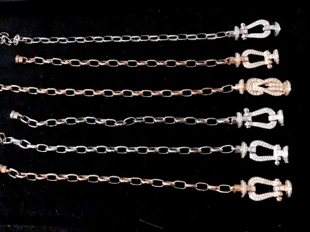 Cartier Juste un Clou Pavé Crystal Bracelets en Or et Argent 2
