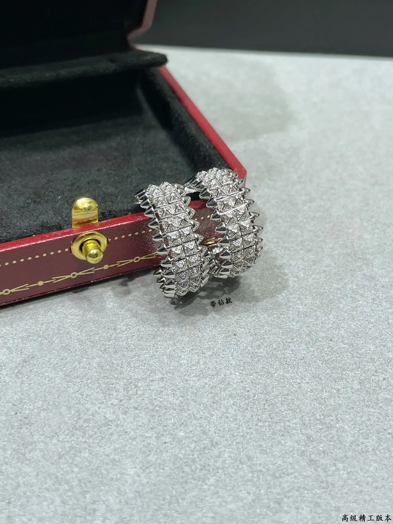 Cartier Juste un Clou boucles d'oreilles créoles piquetées pavé 4