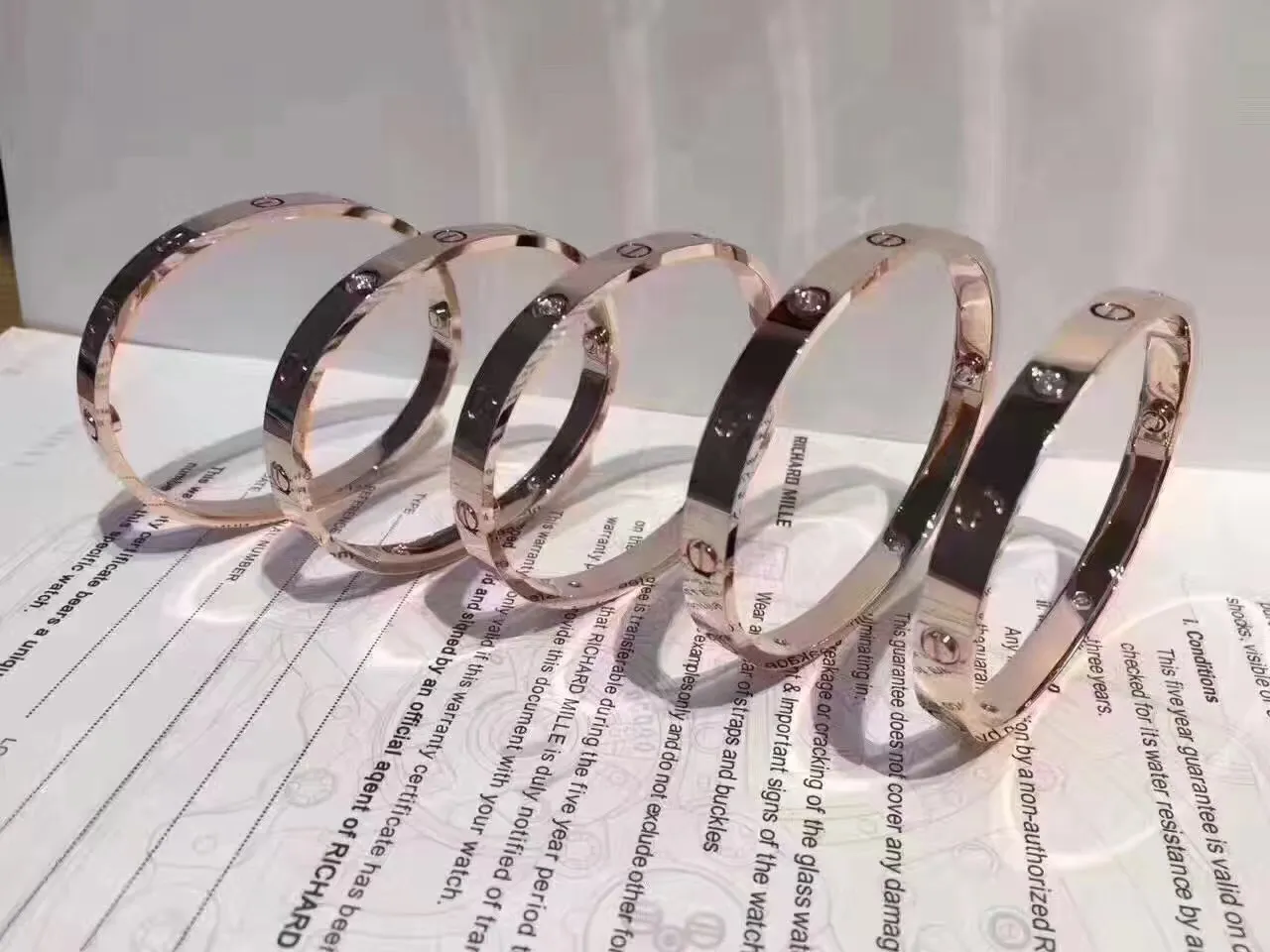 Cartier Love Bracelet noir et or motif vis émail ou cuir 6