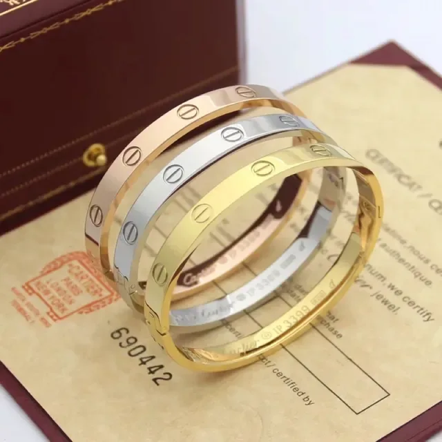Cartier Love Bracelet Or Rose Gold Argent Empilables Motif Vis Cristal Bracelets 3