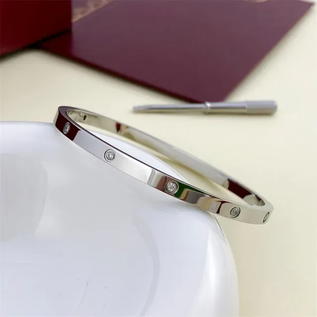 Cartier Love Bracelet Triple-Tone Bezel-Set Screw Motif Bracelets 6