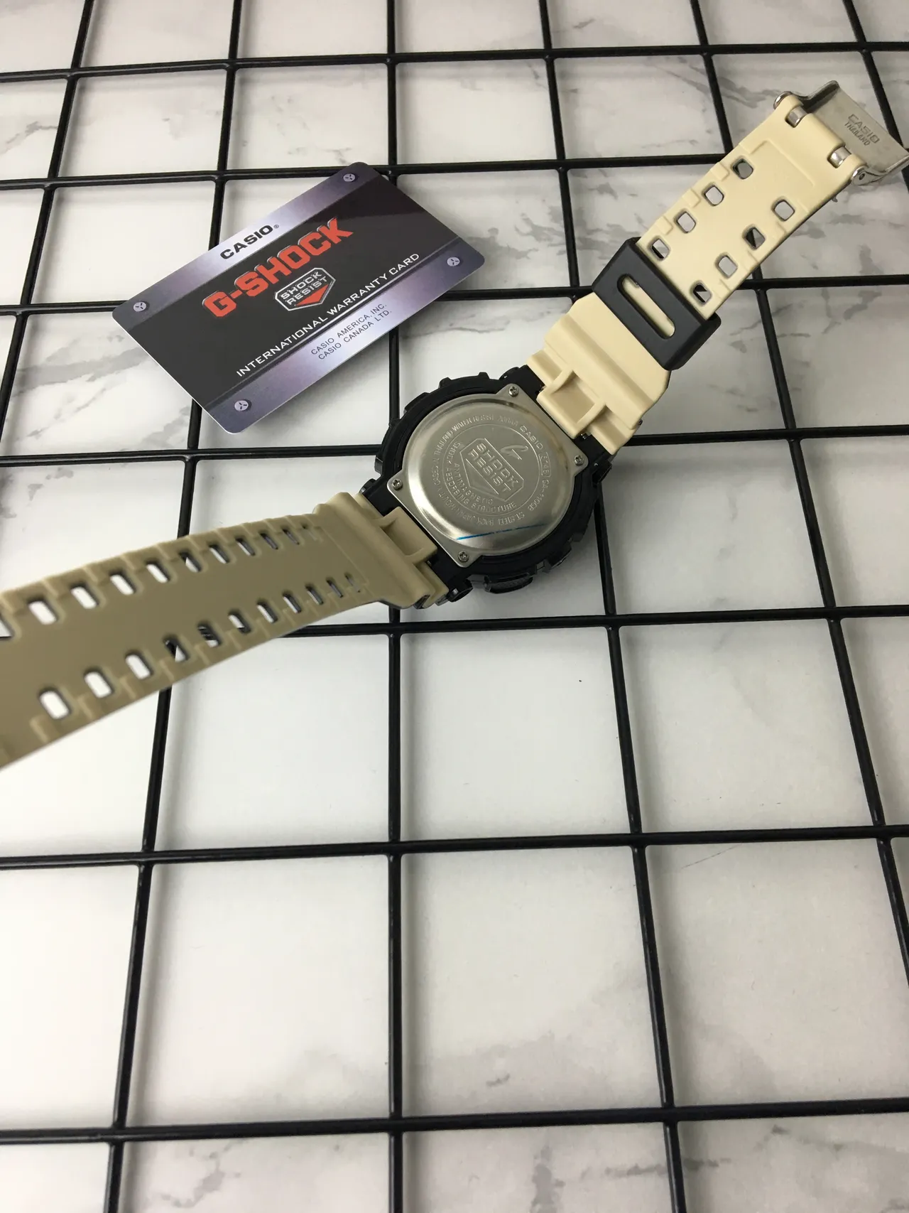 Casio G-Shock GA-100 Montre sportive noire et or 5