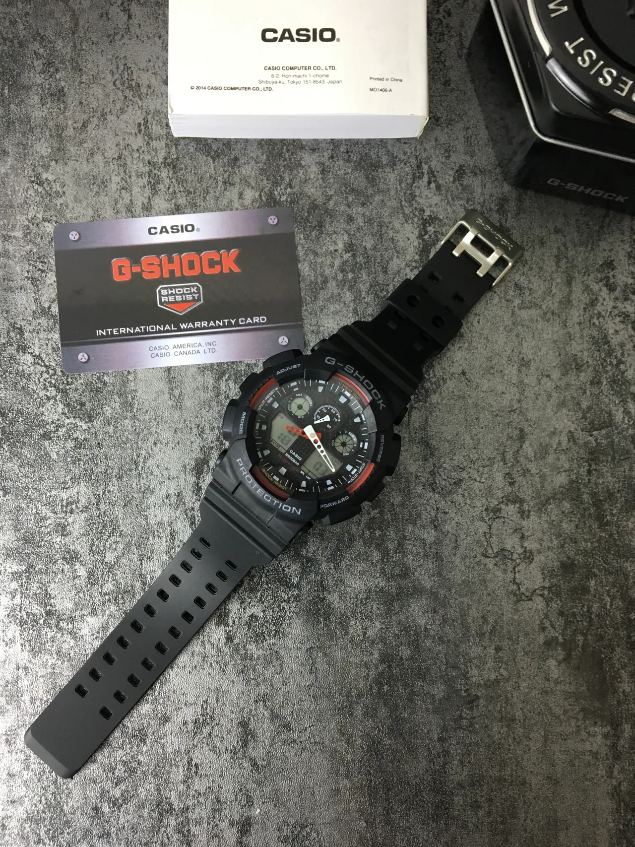Casio G-Shock GA-100 Montre Sportive Noire et Rouge 6