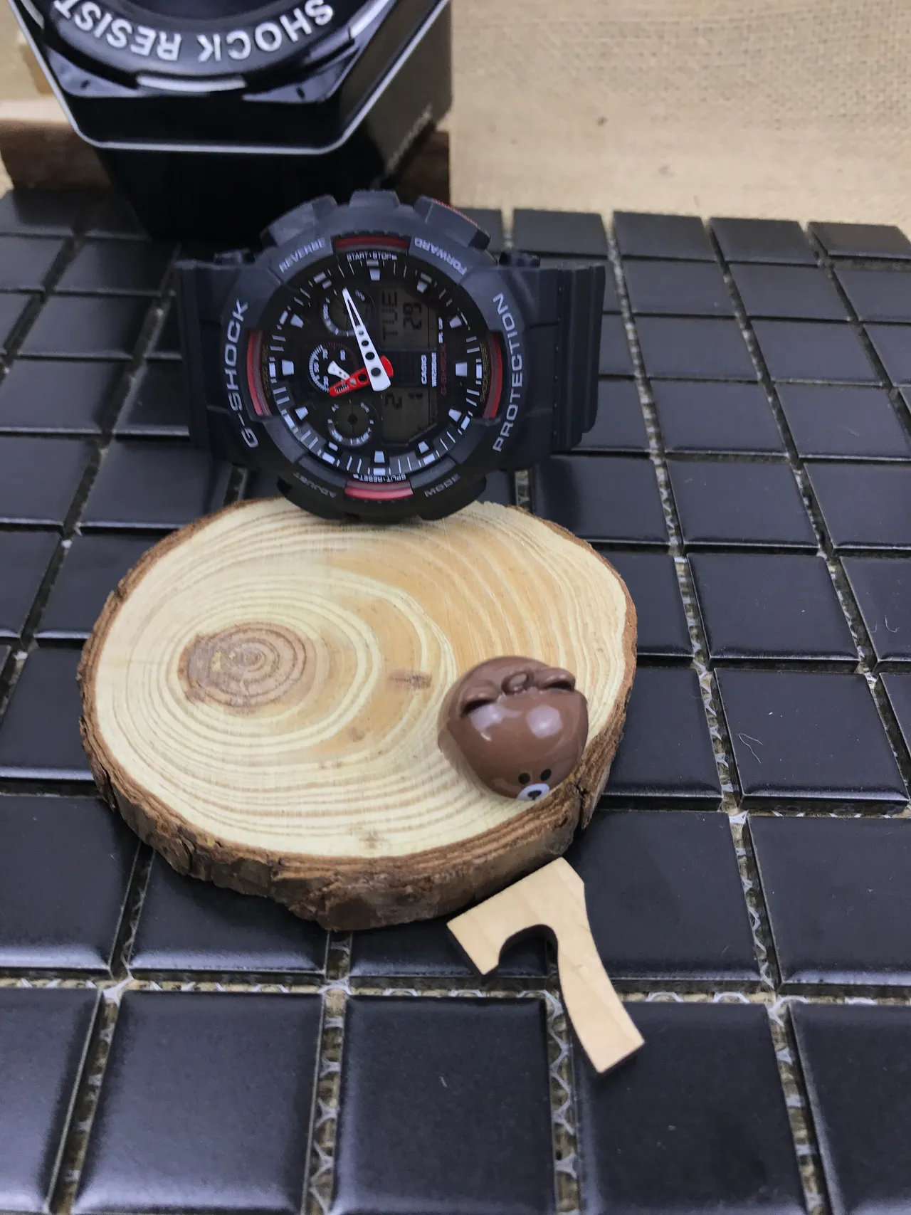 Casio G-Shock GA-100 Montre Sportive Noire et Rouge 8