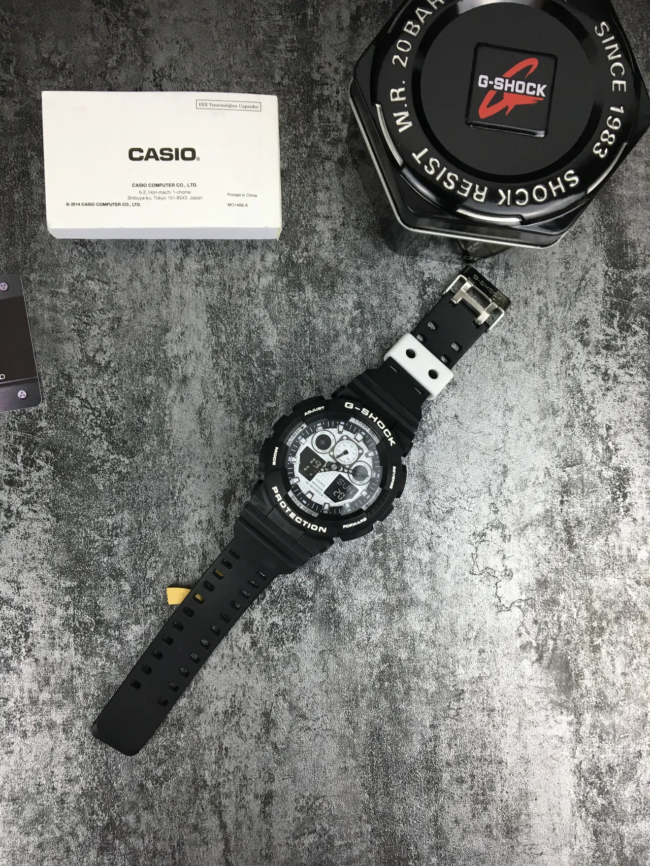 Casio G-Shock GA-100 ساعة رياضية أسود وأبيض 7