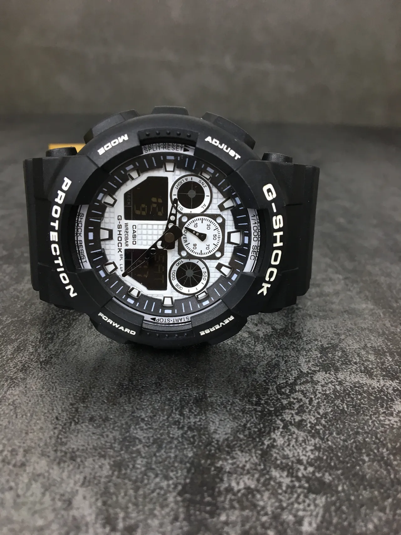 Casio G-Shock GA-100 ساعة رياضية أسود وأبيض 8