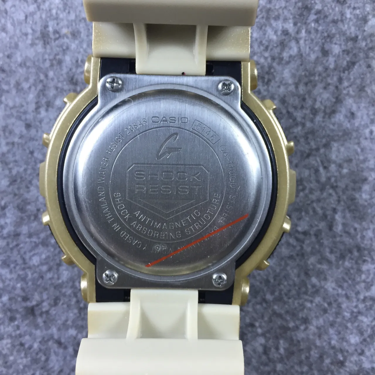 Casio G-Shock GA-110 Montre de sport Analogique-Digitale dorée 9