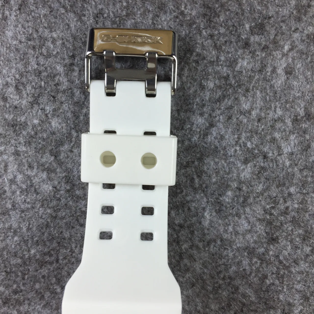 Casio G-Shock GA-110 Blanc et Or Rose Montre Sport 8