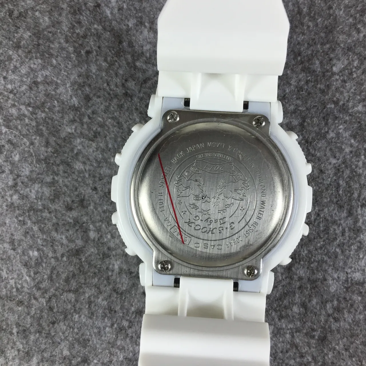 Casio G-Shock GA-110 Blanc et Or Rose Montre Sport 9