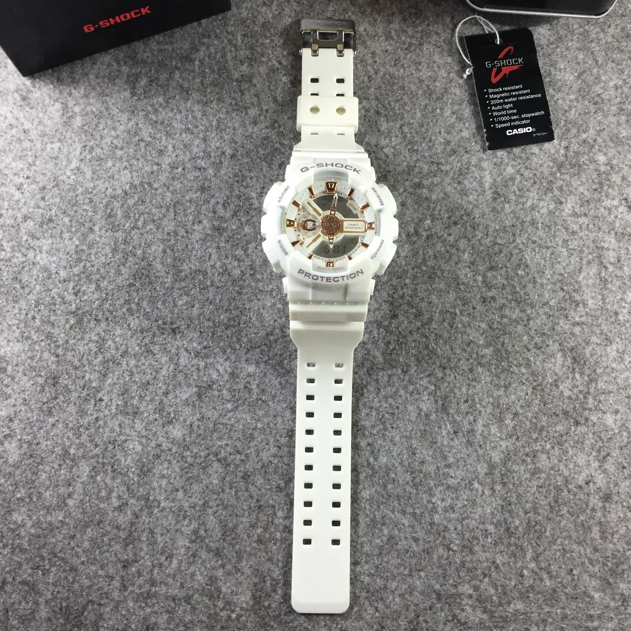 Casio G-Shock GA-110 Blanc et Or Rose Montre Sport 12
